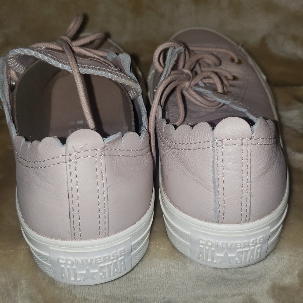 Converse Women's Chuck Taylor Scalloped Trainers Blush Leather - Picture 6 of 8